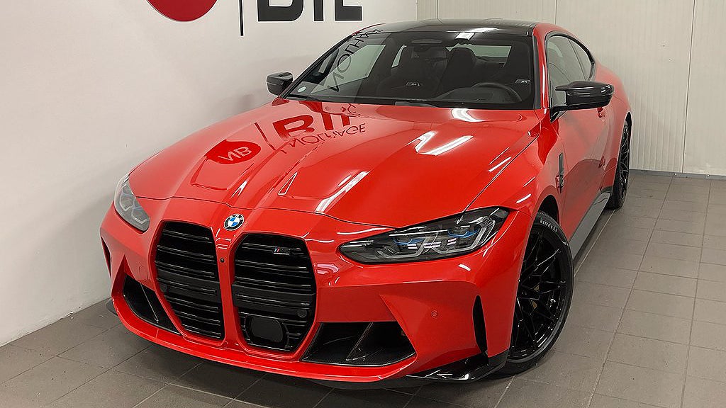 BMW M4 är bland annat utrustad med M Race Track-paketet. 