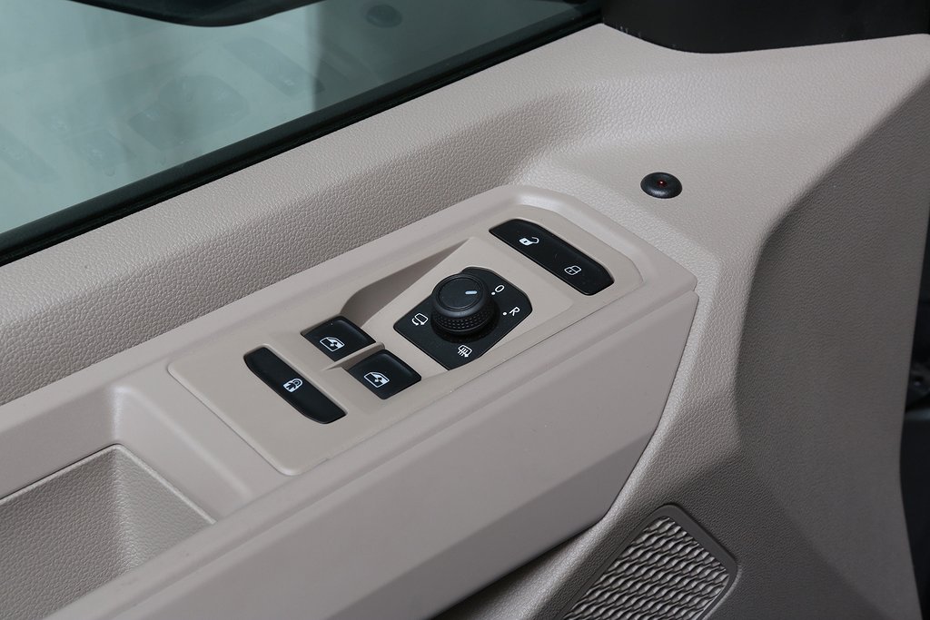 Volkswagen Multivan 2,0 TDI DSG 7-sits Värmare Leasbar 2025