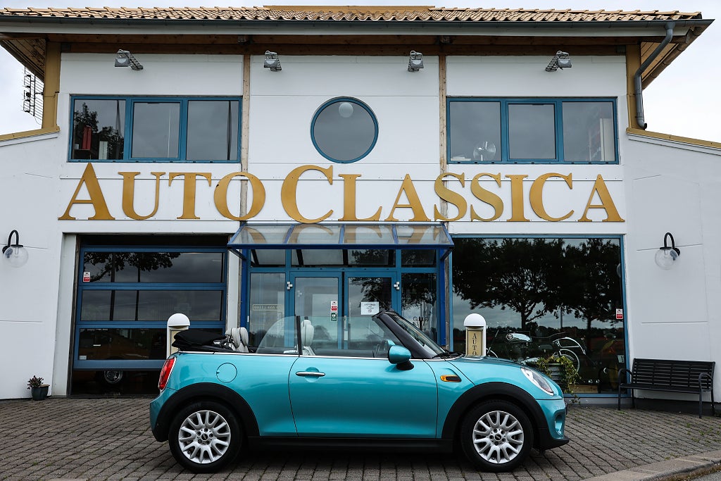 MINI Cooper Cab
