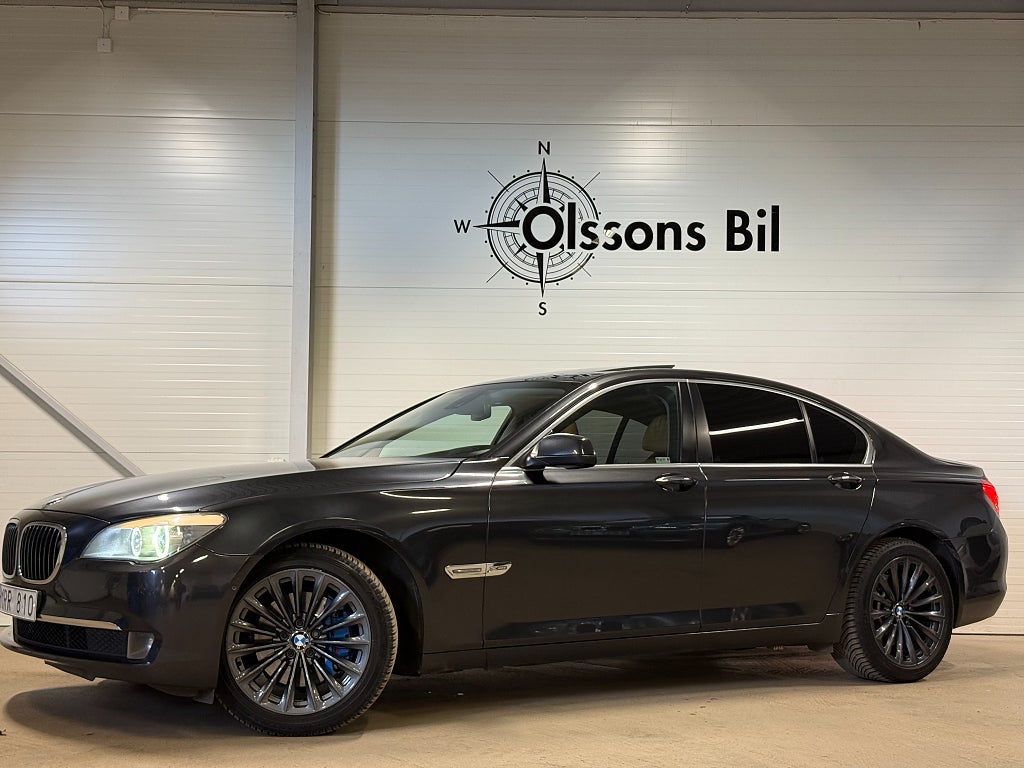BMW 740 d xDrive HuD 360kam NV GPS HiFi Värmare Läder *SESPEC*