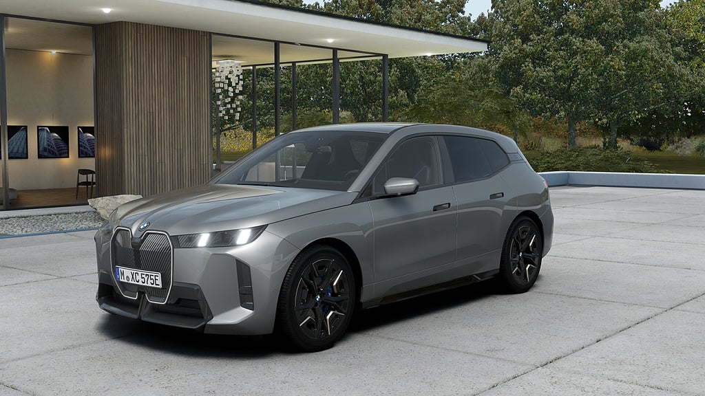 BMW iX xDrive60 M Sport Comfort Tonade 22" Drag | Ränta 2,95%