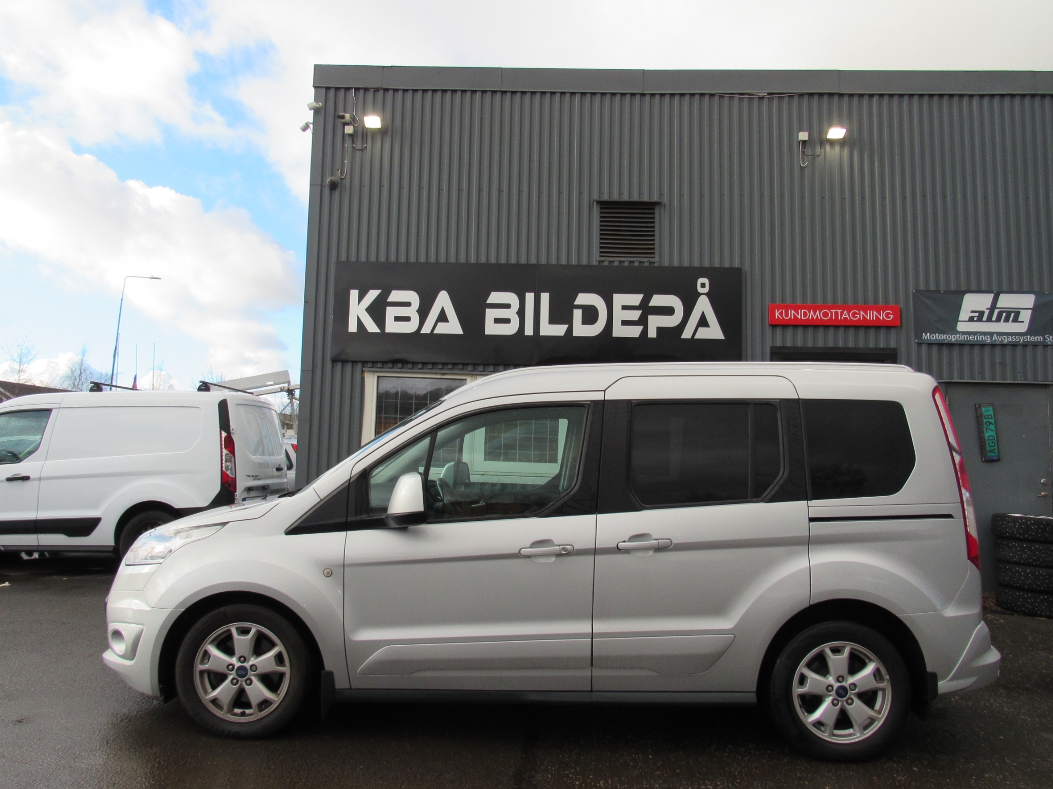 Ford Tourneo Courier 1.5 TDCi Euro 6 2017, bild 6/38