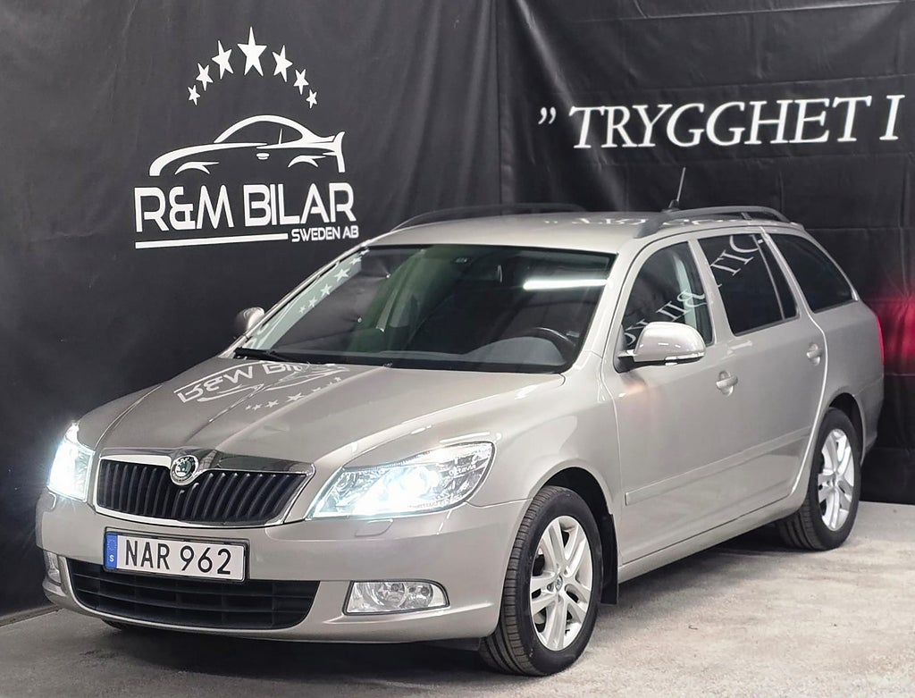 Skoda Octavia 1-ägare, Drag, P-sens, Navi, Blå-tand, Ny Serv/Bes!!!