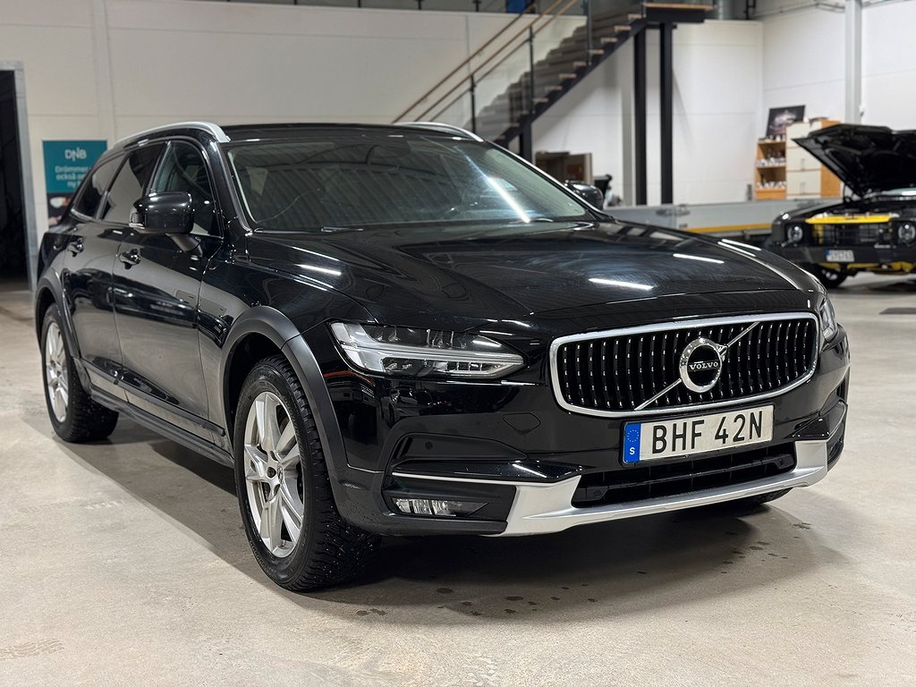Volvo V90 Cross Country D4 AWD AUT MOTOR 16K MIL V-HJUL DRAG