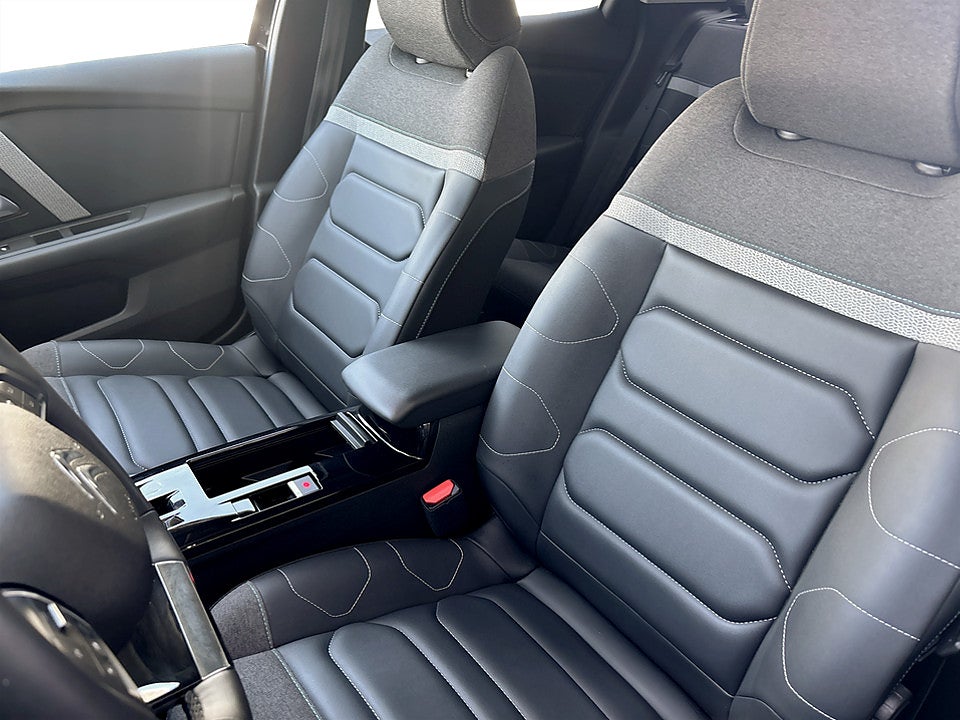 Bild på Citroën C4-X Shine 1.2 PT 130hk Aut B-KAMERA NAVI
