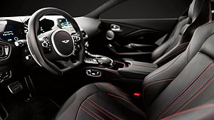 Aston Vantage V8 har en V8-motor som genererar 510 hästkrafter. 