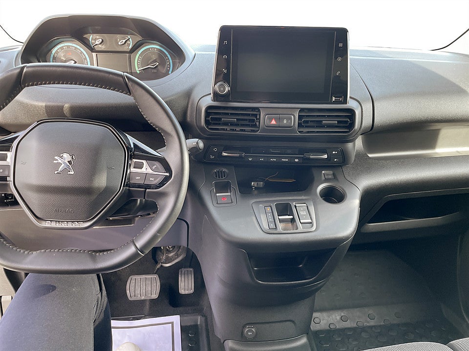 Bild på Peugeot e-Partner L1 PRO+ 50kWh CARPLAY NAVI FARTHÅLLARE