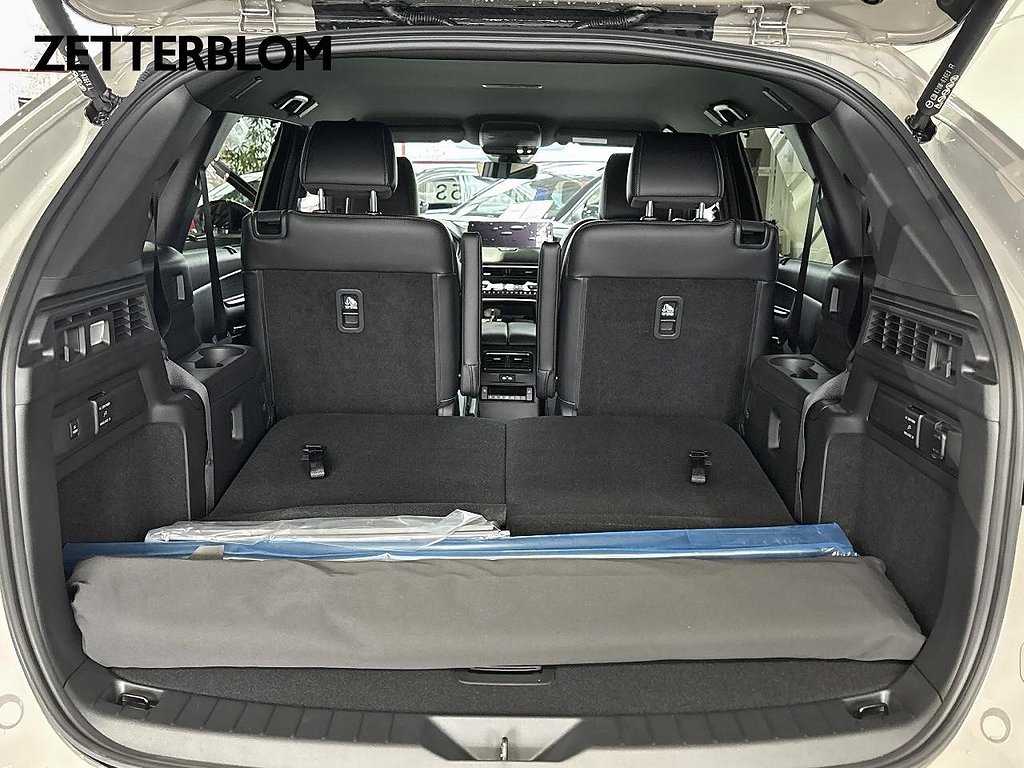 SUV Mazda CX-80 20 av 27