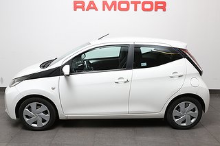 Halvkombi Toyota Aygo 3 av 22