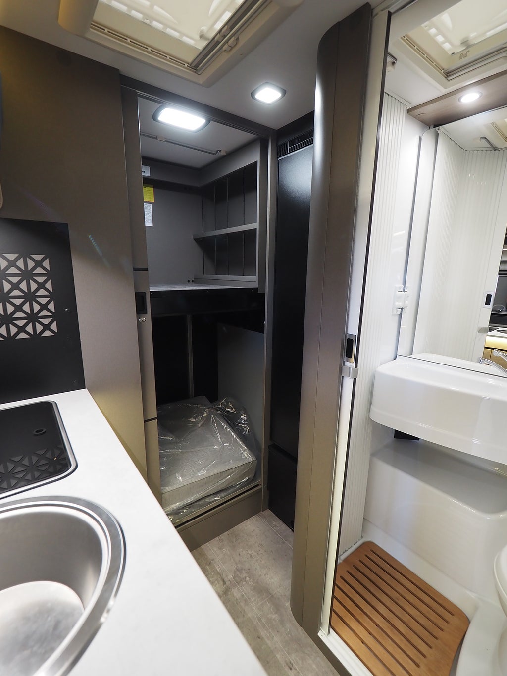 CHALLENGER X250 Markis Taksäng Stort garage AUT