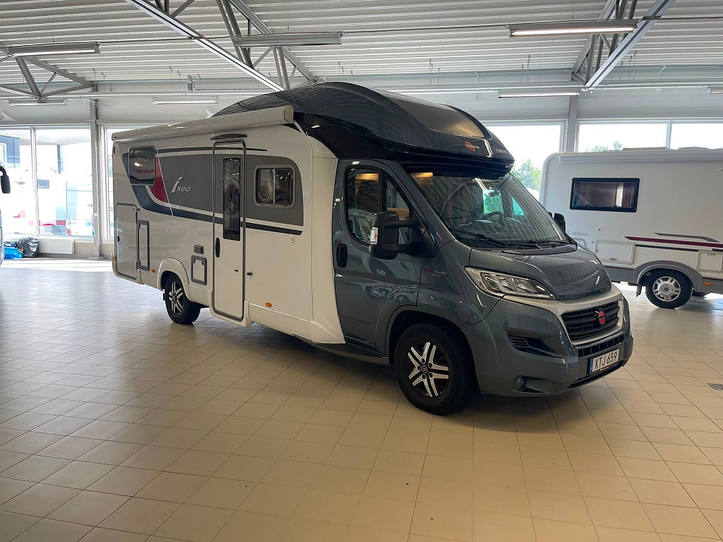 Bürstner ixeo 728  