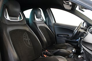 Halvkombi Alfa Romeo Giulietta 11 av 26
