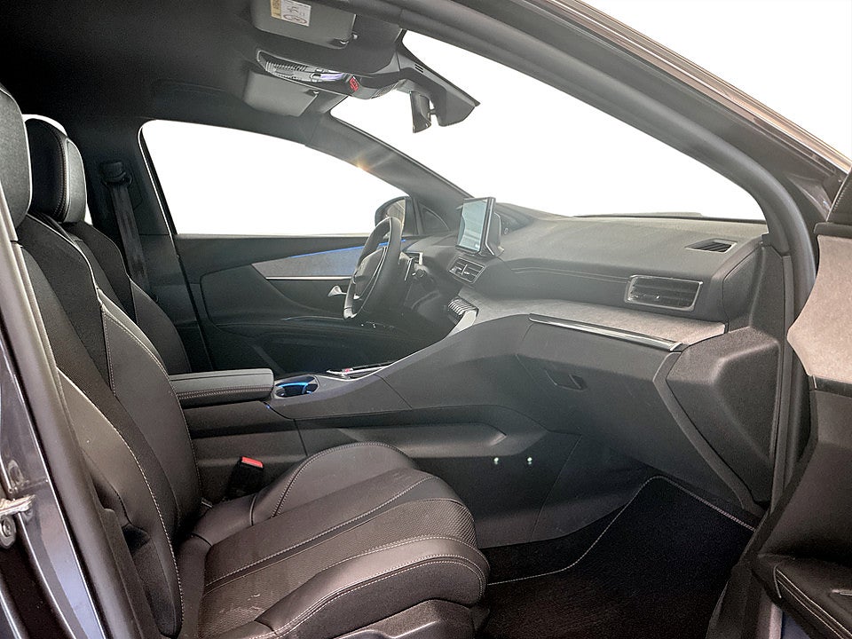 Bild på Peugeot 5008 GT 1.2 PT 130hk Aut 7-SITS B-KAMERA CARPLAY