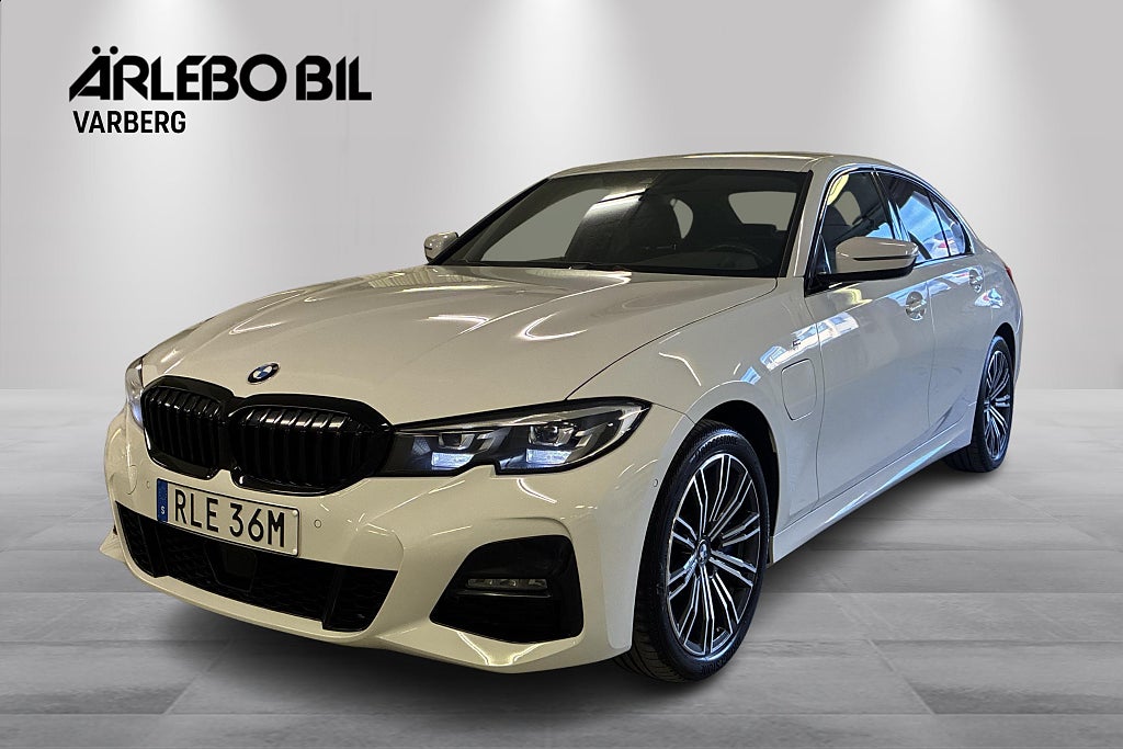 BMW 330e xDrive Sedan. M Sport, Navi, Drag
