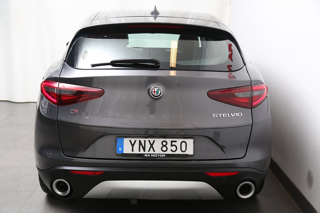 Alfa Romeo Stelvio 2,2 JTD 16V Q4 210hk Aut Webasto Dragkrok 2017