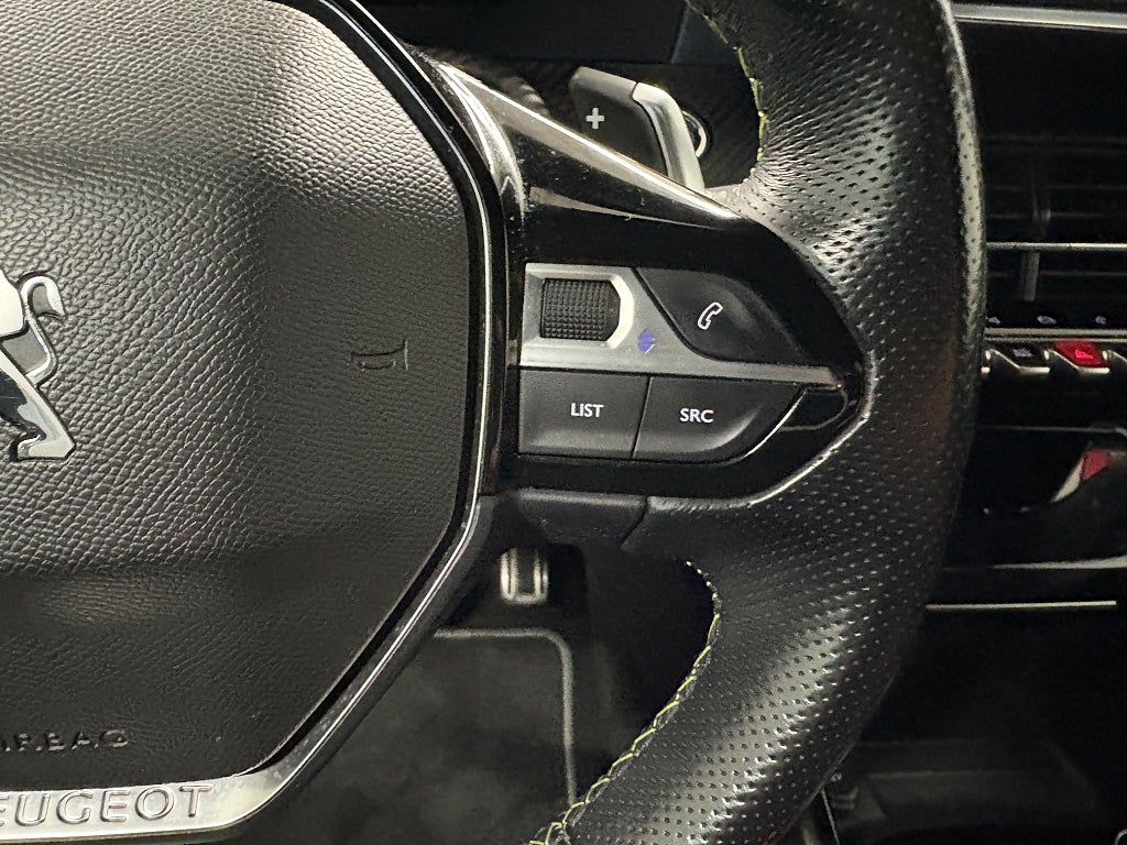 Peugeot 2008 SÅLD! GT 1.2 PT 155HK AUT , avt. Drag Nav B-kam V.hjul thumbnail