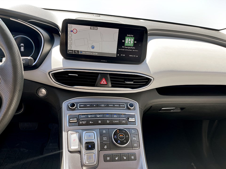 Bild på Hyundai Santa Fe PHEV Advanced 265hk Aut 4WD 7-SITS SKINNKLÄDSEL PANO