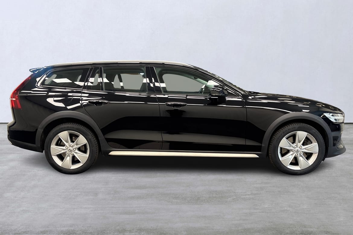 Volvo V60 Cross Country 2021, photo 3/10