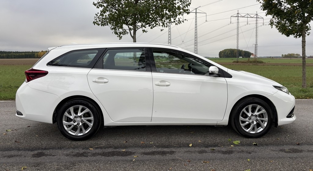 Toyota Auris 2016, bild 4/84