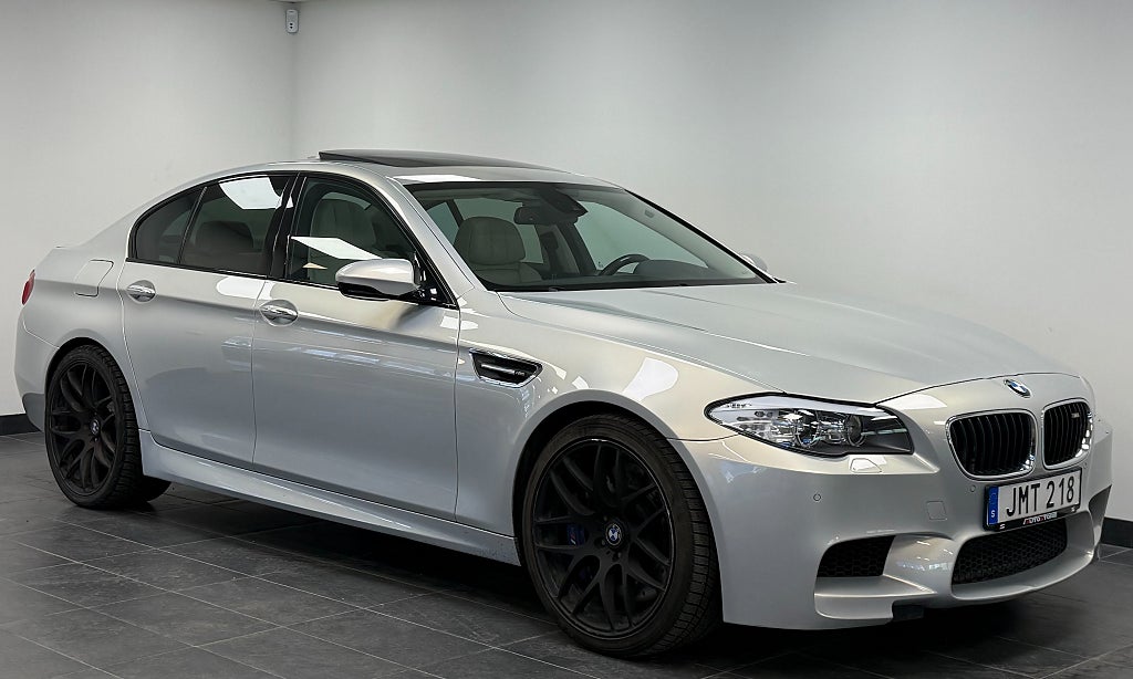 BMW M5 DCT sv-såld taklucka Nightvision se spec