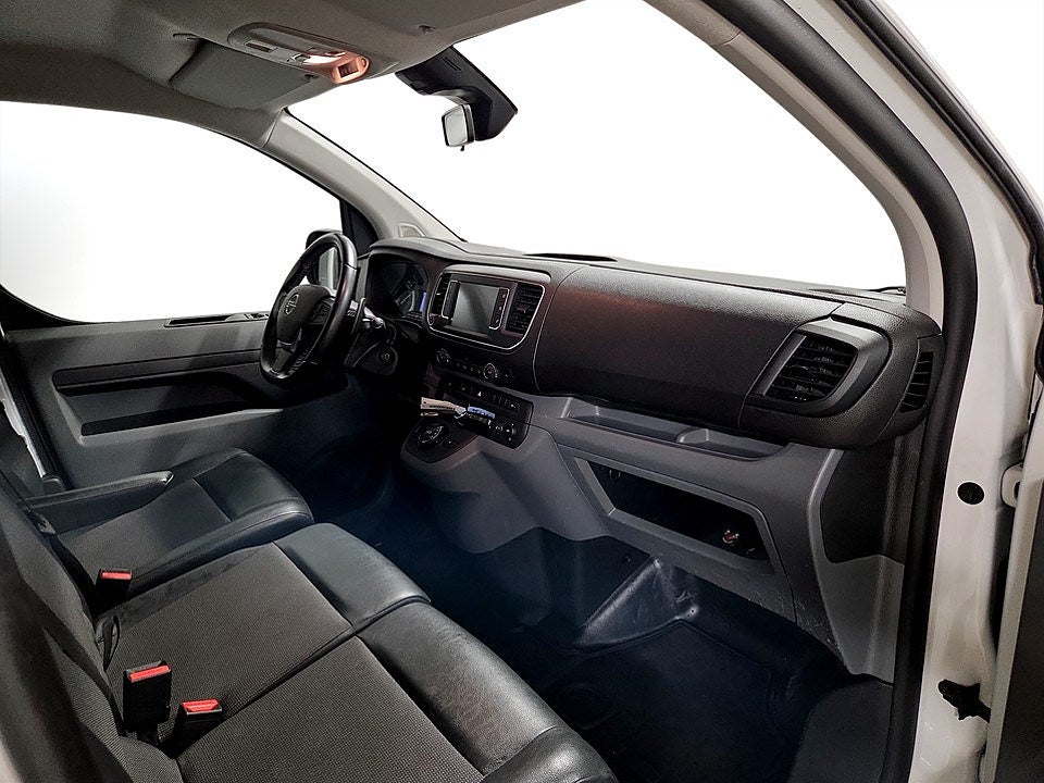 Bild på Opel Vivaro Business 2.0 177hk Aut L3 - DRAG, P-SENSOR BAK