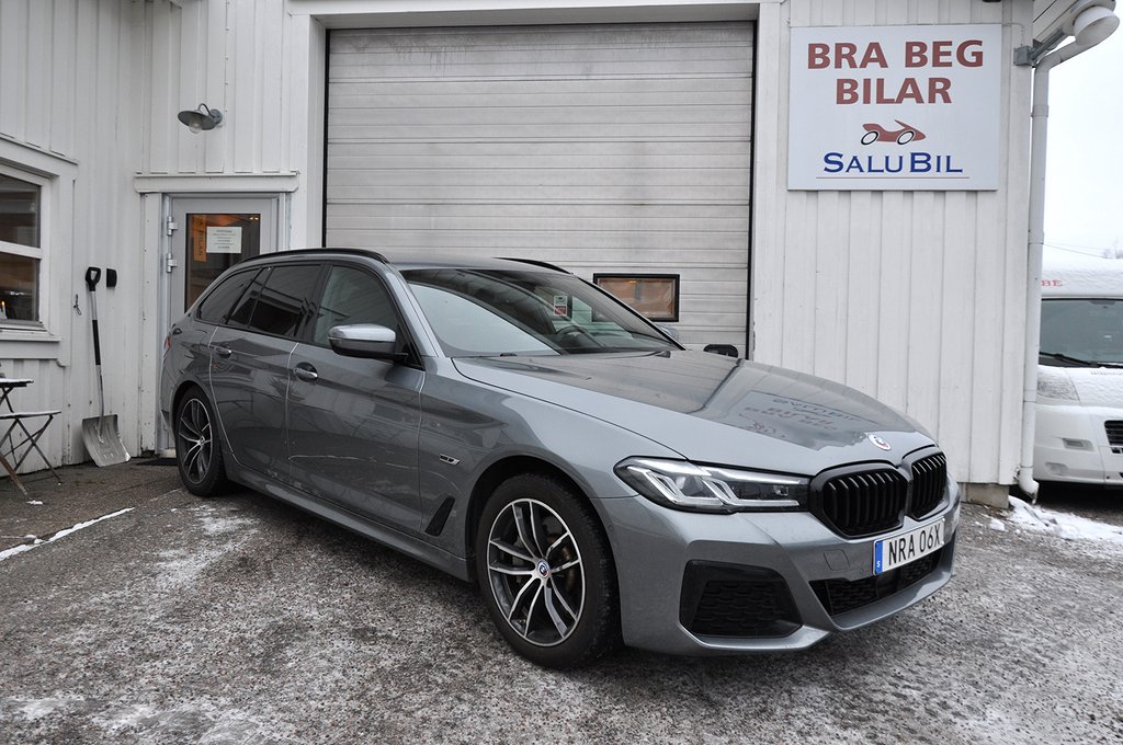 BMW 530e xDrive Touring  M Sport Nav Drag Display Key Moms