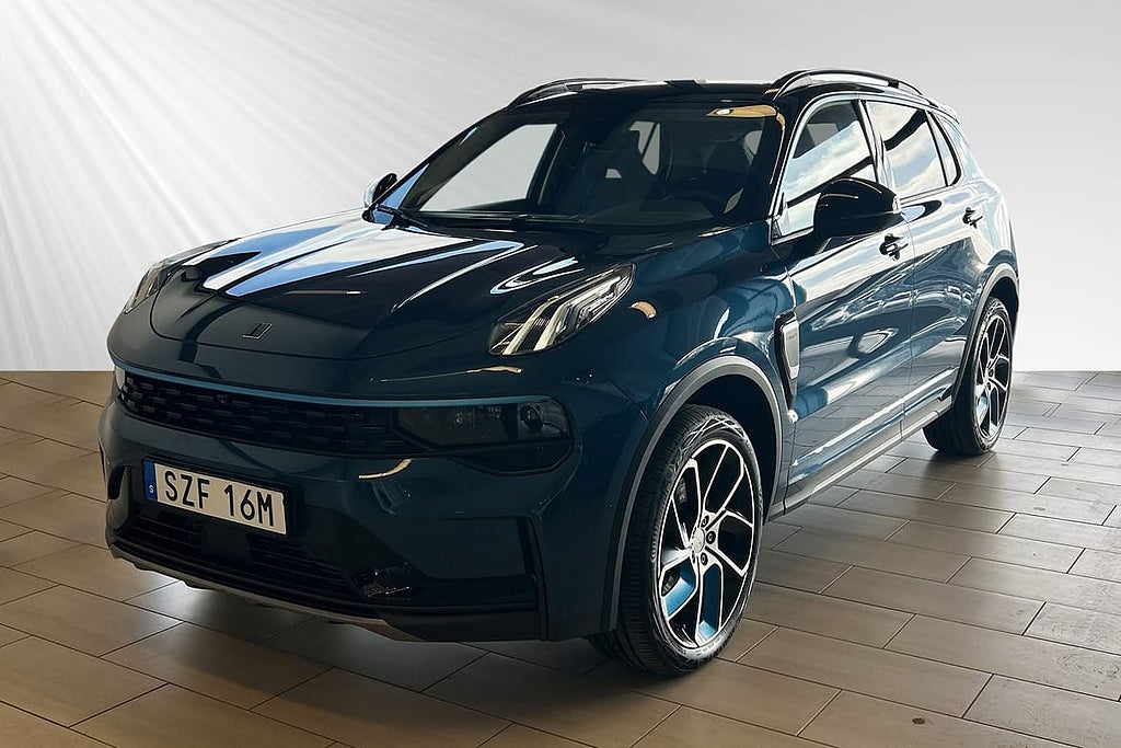 Lynk & Co 01 INFINITY PANORAMA