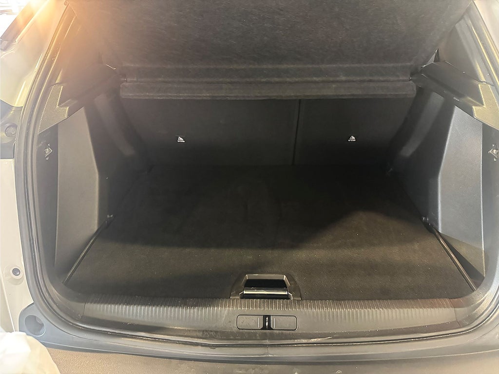 Bild på Peugeot 2008 GT 1.2 PT 130hk Aut - B-KAMERA, CARPLAY