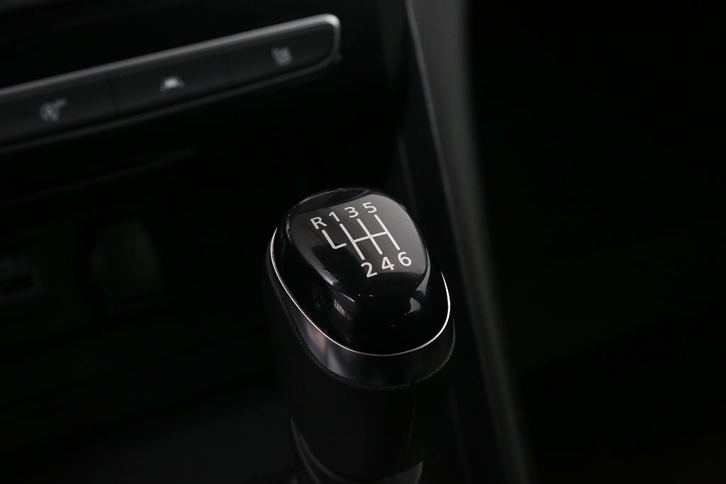 Renault Mégane Sport Tourer 1,3 TCe 140hk Keyless P-Sensorer Leasbar 2023