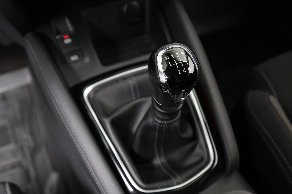 Nissan Qashqai 1,3 DIG-T 140hk 360°-kamera Keyless Navi Drag 2021
