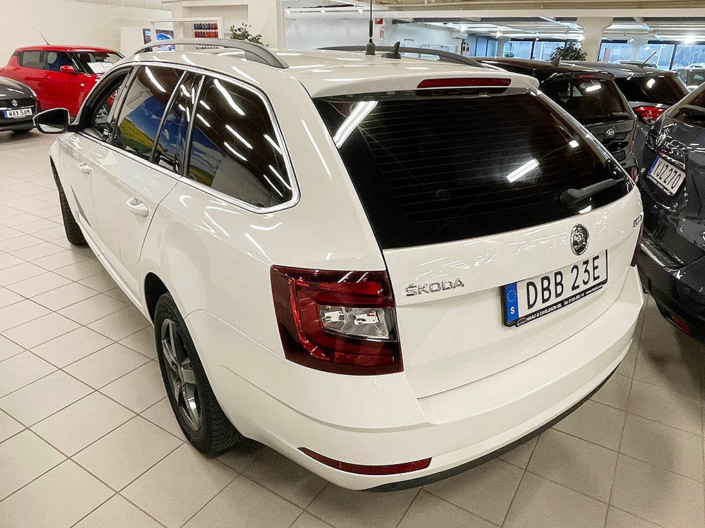 Skoda Octavia Kombi 1.6 TDI SCR DSG Sekventiell 115hk Ambient
