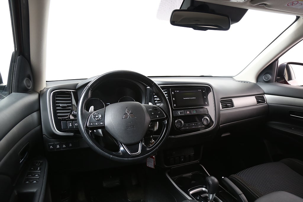 Mitsubishi Outlander 2,0 MIVEC 150hk CVT Komfort 7-Sits 2017