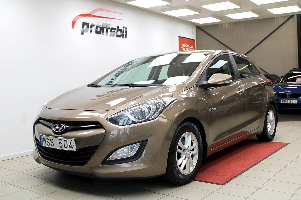 Hyundai i30 1.6 GDI Business Euro 3-2 brukare Nybesiktigad