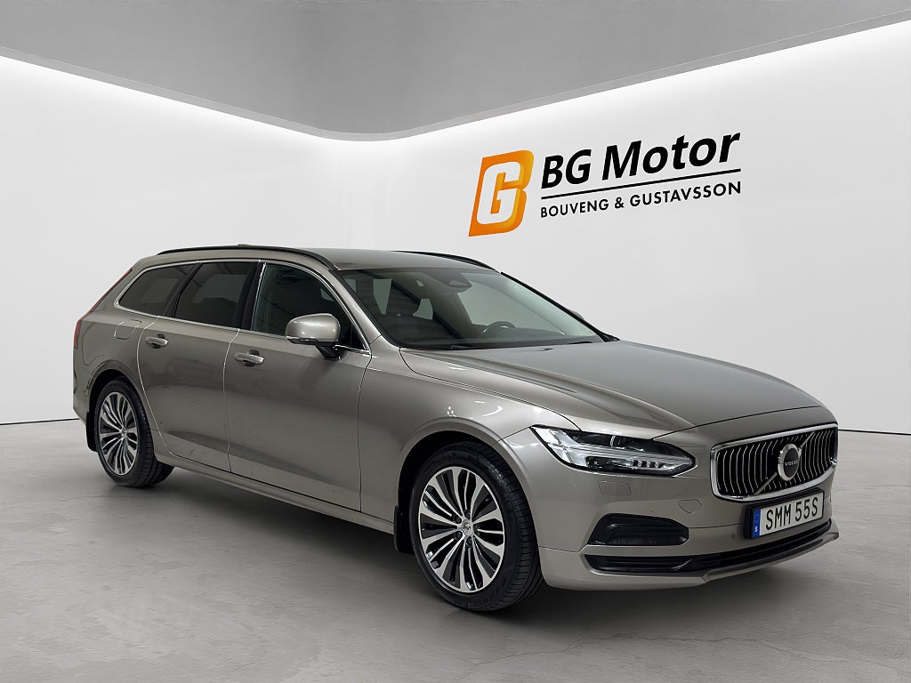 Volvo V90 B4 197HK Momentum Aut Drag/Värmare/B-kamera/Keyless