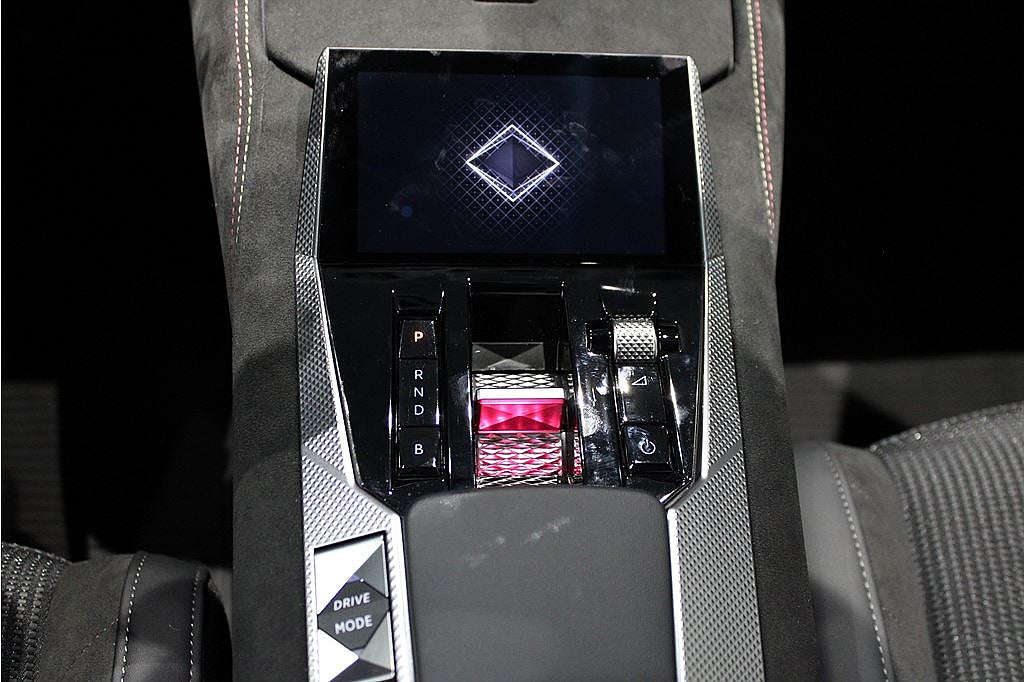 Bild på DS 4 Performance Line E-Tense 225hk Aut - MOTORISERAD BAKLUCKA, B-KAM