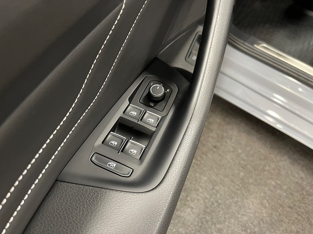 Volkswagen Passat 2023 - miniatyr 14