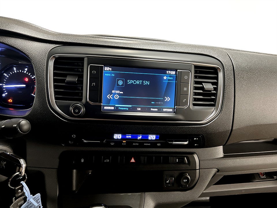 Bild på Peugeot Expert PRO+ 2.0 BHDi 145hk L2 DRAGKROK