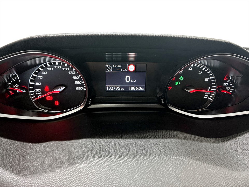 Bild på Peugeot 308 5D Active 1.2 PT 130hk P-SENSORER BAK