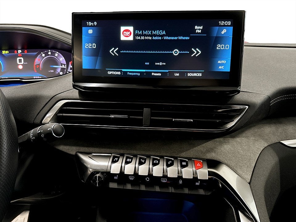 Bild på Peugeot 3008 GT Black Pack 1.2 PT 130hk Aut - B-KAMERA, CARPLAY