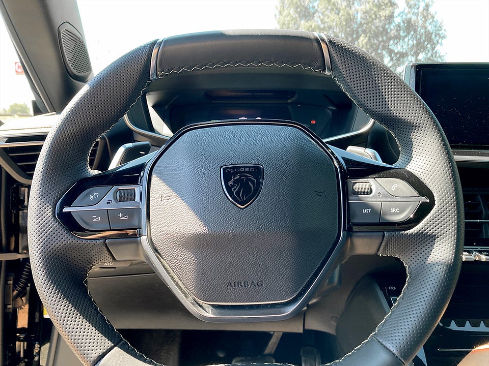 Bild på Peugeot 2008 GT 1.2 PT 130hk Aut B-KAMERA CARPLAY