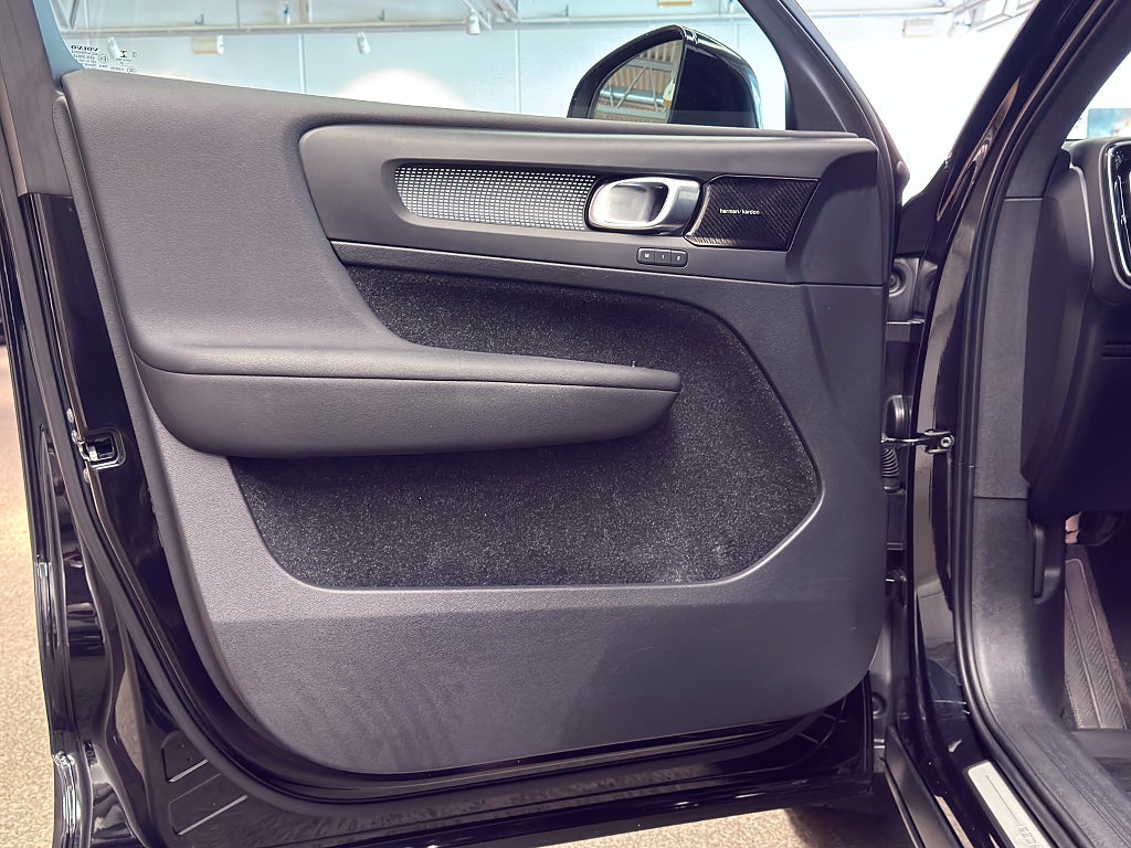 Volvo XC40 Recharge T5 DCT R-Design | Drag | Panorama | H/K | 360°