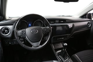 Halvkombi Toyota Auris 13 av 23
