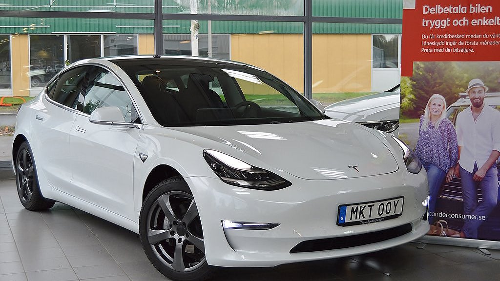 Tesla Model 3 Standard Range Plus har en räckvidd på 40,9 mil. 