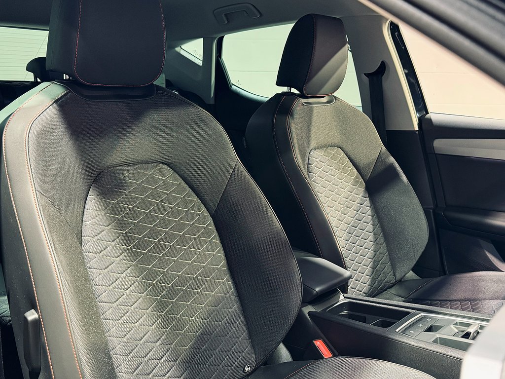 Seat Leon FR 204hk e-Hybrid PHEV |Kamera|Navi|Låga mil| 2021
