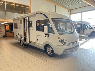 Husbil-integrerad Bürstner I 685 2 av 24