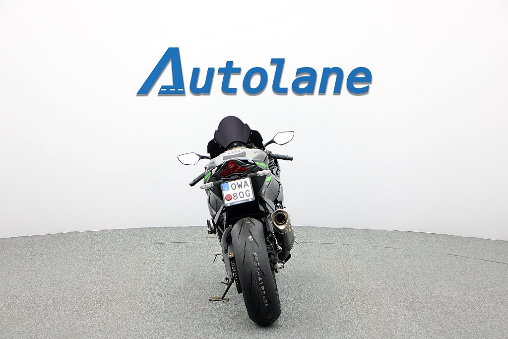 Kawasaki Ninja ZX-10R *Akrapovic Öhlins SHOWA