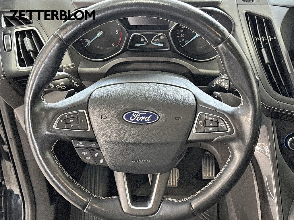 SUV Ford Kuga 12 av 13