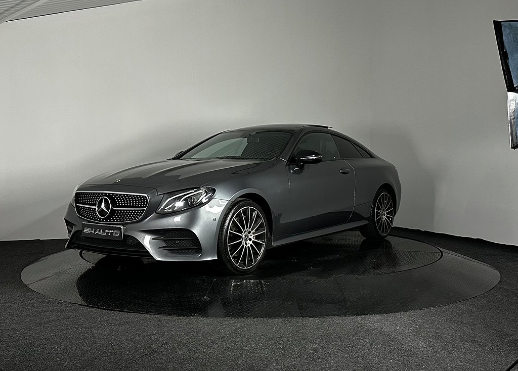 Mercedes-Benz E 220 d Coupé 4MATIC  AMG Line|Panorama|B-kamera|Navi|