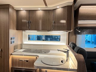 Husbil-halvintegrerad Kabe TMRX 780 LXL 18 av 30