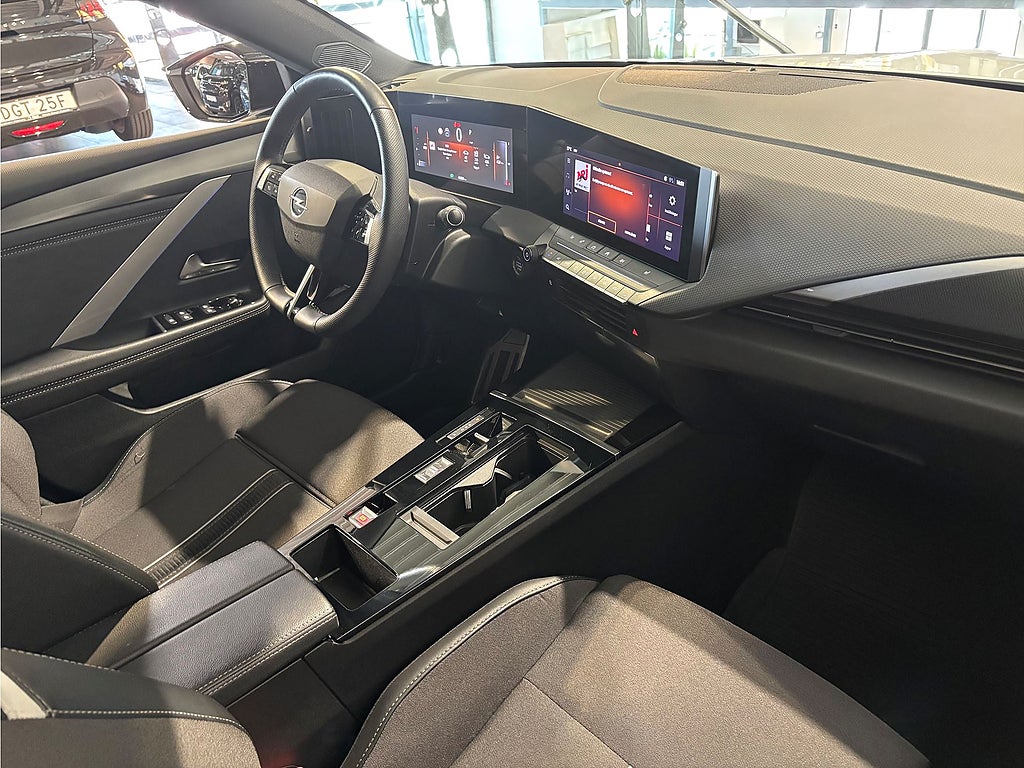 Bild på Opel Astra ST GS 1.2 PT 130hk Aut - BACKKAMERA, V-Hjul ingår